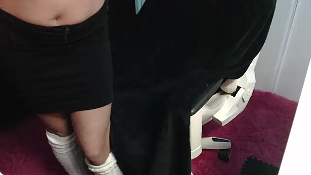 Snapshot of yamira25 chatting on 12-08-24, 01:24 yamira25 online show from 12-08-24, 01:24