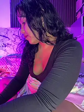 Snapshot of Loaysi chatting on 12-03-24, 02:27 Loaysi online show from 12-03-24, 02:27