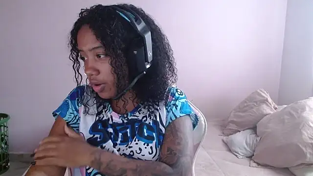 Snapshot of TiffanyRoouse chatting on 12-14-24, 10:18 TiffanyRoouse online show from 12-14-24, 10:18