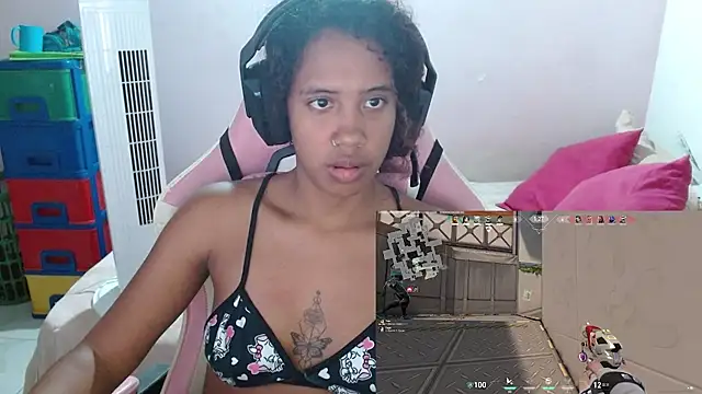 Snapshot of TiffanyRoouse chatting on 02-05-25, 02:51 TiffanyRoouse online show from 02-05-25, 02:51