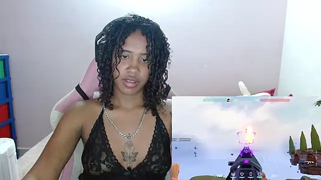 Snapshot of TiffanyRoouse chatting on 03-10-25, 12:18 TiffanyRoouse online show from 03-10-25, 12:18