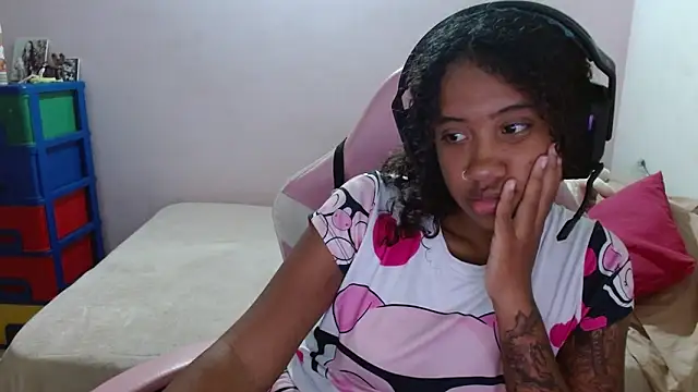 Snapshot of TiffanyRoouse chatting on 03-16-25, 12:01 TiffanyRoouse online show from 03-16-25, 12:01