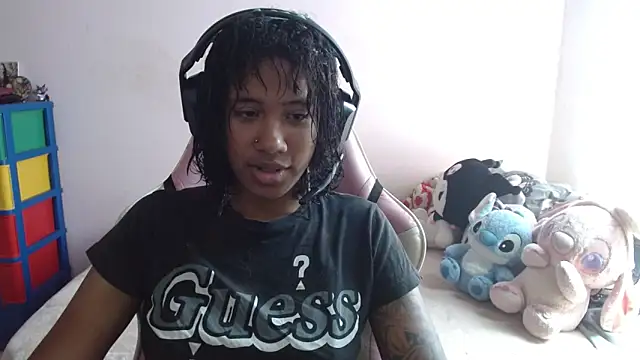 Snapshot of TiffanyRoouse chatting on 09-28-25, 03:28 TiffanyRoouse online show from 09-28-25, 03:28