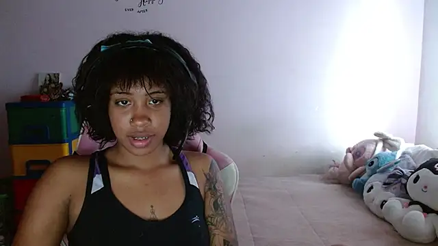 Snapshot of TiffanyRoouse chatting on 10-15-25, 10:21 TiffanyRoouse online show from 10-15-25, 10:21