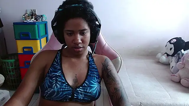 Snapshot of TiffanyRoouse chatting on 11-01-25, 05:48 TiffanyRoouse online show from 11-01-25, 05:48