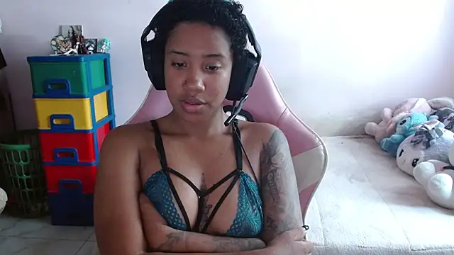 Snapshot of TiffanyRoouse chatting on 11-11-25, 08:20 TiffanyRoouse online show from 11-11-25, 08:20