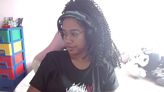 Snapshot of TiffanyRoouse chatting on 12-13-25, 08:04 TiffanyRoouse online show from 12-13-25, 08:04