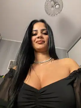 Snapshot of _adelle chatting on 12-13-24, 03:32  adelle online show from 12-13-24, 03:32