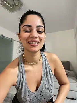 Snapshot of _adelle chatting on 01-05-25, 11:37  adelle online show from 01-05-25, 11:37