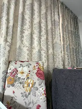 Snapshot of _adelle chatting on 02-02-25, 11:30  adelle online show from 02-02-25, 11:30