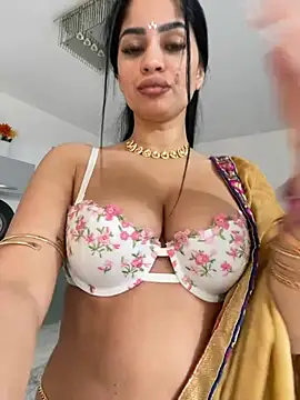 Snapshot of _adelle chatting on 02-22-25, 11:13  adelle online show from 02-22-25, 11:13