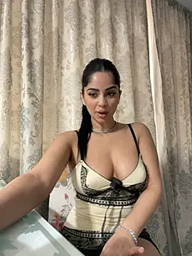 Snapshot of _adelle chatting on 02-27-25, 12:13  adelle online show from 02-27-25, 12:13