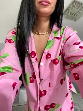 Snapshot of _adelle chatting on 09-18-25, 10:28  adelle online show from 09-18-25, 10:28