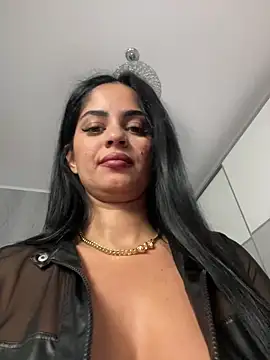 Snapshot of _adelle chatting on 10-16-25, 12:17  adelle online show from 10-16-25, 12:17