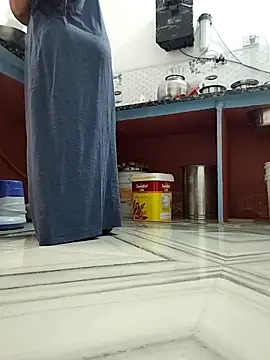 Snapshot of Archna-ji chatting on 11-15-25, 01:47 Archna-ji online show from 11-15-25, 01:47