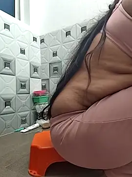 Snapshot of Archna-ji chatting on 12-16-25, 06:18 Archna-ji online show from 12-16-25, 06:18