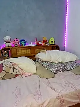 Khara Mel online show from 12-19-24, 04:23