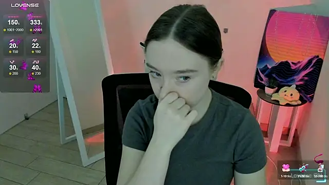 Snapshot of Florence_meow chatting on 03-13-25, 07:31 Florence meow online show from 03-13-25, 07:31