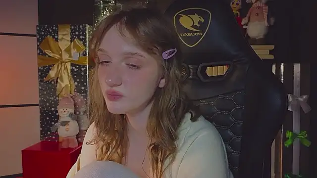 Snapshot of ELLIEJAY chatting on 12-07-24, 11:34 ELLIEJAY online show from 12-07-24, 11:34