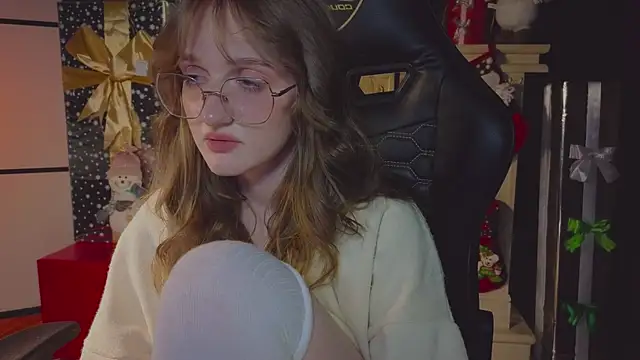 Snapshot of ELLIEJAY chatting on 12-08-24, 02:39 ELLIEJAY online show from 12-08-24, 02:39