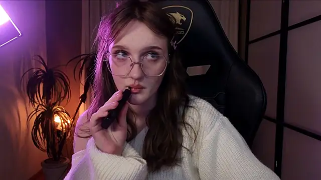 Snapshot of ELLIEJAY chatting on 12-28-24, 12:26 ELLIEJAY online show from 12-28-24, 12:26