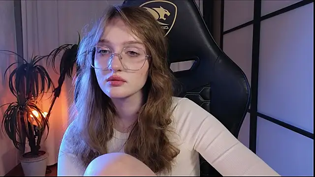 Snapshot of ELLIEJAY chatting on 01-19-25, 03:29 ELLIEJAY online show from 01-19-25, 03:29