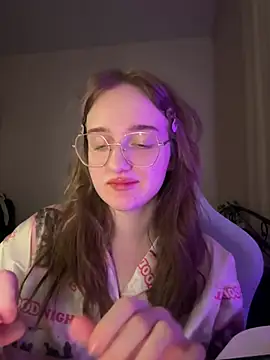 Snapshot of ELLIEJAY chatting on 01-21-25, 04:54 ELLIEJAY online show from 01-21-25, 04:54