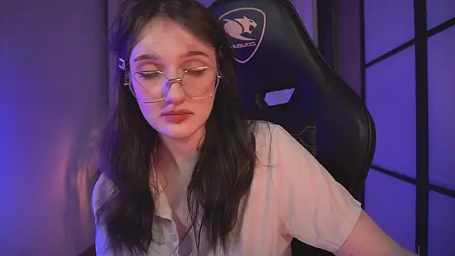 Snapshot of ELLIEJAY chatting on 02-06-25, 02:44 ELLIEJAY online show from 02-06-25, 02:44