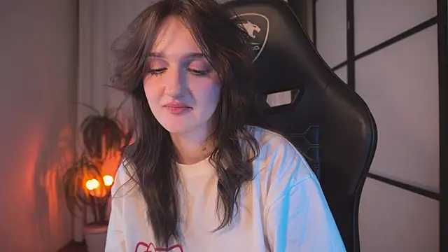 Snapshot of ELLIEJAY chatting on 02-07-25, 02:29 ELLIEJAY online show from 02-07-25, 02:29