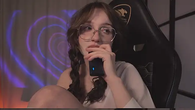 Snapshot of ELLIEJAY chatting on 02-12-25, 11:51 ELLIEJAY online show from 02-12-25, 11:51