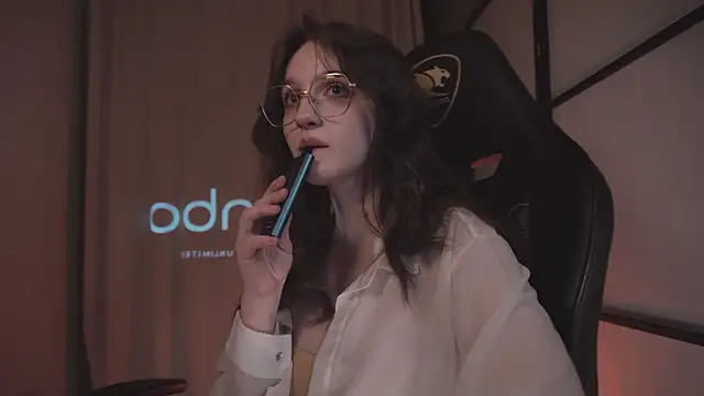 Snapshot of ELLIEJAY chatting on 02-15-25, 08:22 ELLIEJAY online show from 02-15-25, 08:22