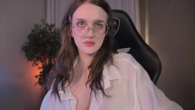 Snapshot of ELLIEJAY chatting on 03-01-25, 08:31 ELLIEJAY online show from 03-01-25, 08:31