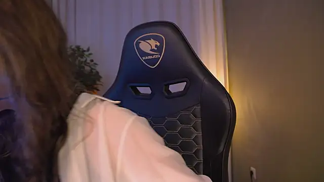 Snapshot of ELLIEJAY chatting on 03-05-25, 08:21 ELLIEJAY online show from 03-05-25, 08:21