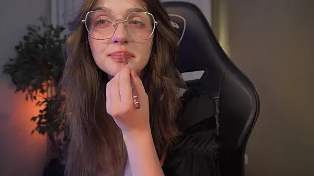 Snapshot of ELLIEJAY chatting on 03-06-25, 03:13 ELLIEJAY online show from 03-06-25, 03:13