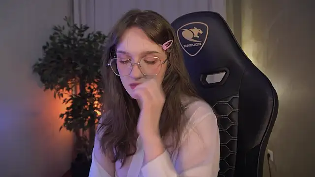 Snapshot of ELLIEJAY chatting on 03-06-25, 11:31 ELLIEJAY online show from 03-06-25, 11:31