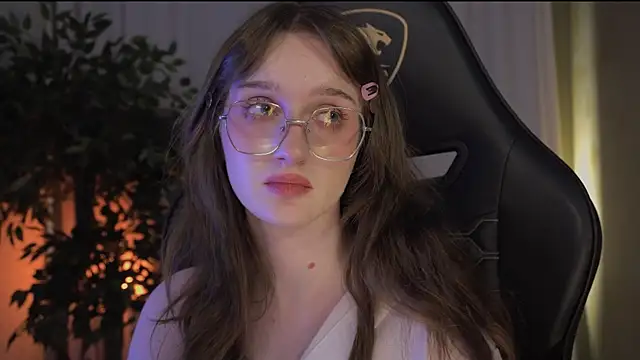 Snapshot of ELLIEJAY chatting on 03-07-25, 02:36 ELLIEJAY online show from 03-07-25, 02:36