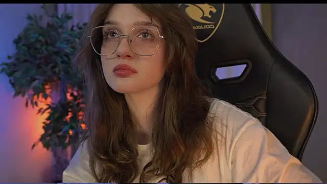 Snapshot of ELLIEJAY chatting on 03-09-25, 08:21 ELLIEJAY online show from 03-09-25, 08:21