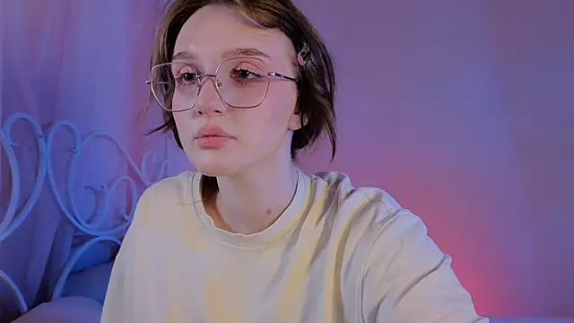 Snapshot of ELLIEJAY chatting on 03-22-25, 08:26 ELLIEJAY online show from 03-22-25, 08:26