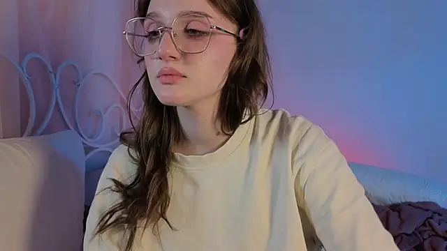 Snapshot of ELLIEJAY chatting on 03-23-25, 02:37 ELLIEJAY online show from 03-23-25, 02:37