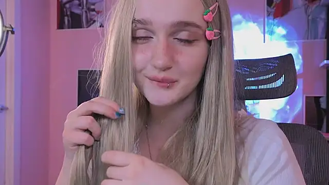 Snapshot of ELLIEJAY chatting on 05-05-26, 05:26 ELLIEJAY online show from 05-05-26, 05:26