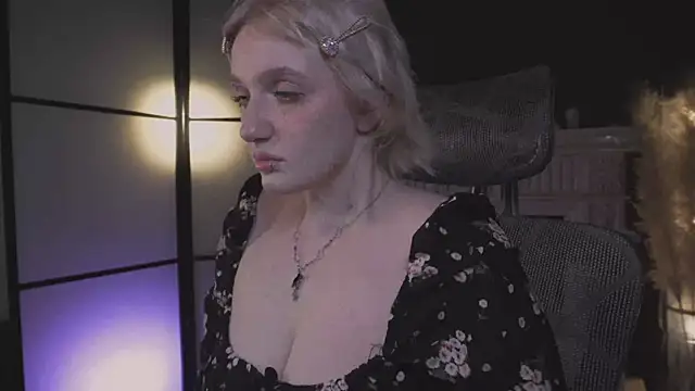 Snapshot of ELLIEJAY chatting on 05-17-26, 05:16 ELLIEJAY online show from 05-17-26, 05:16