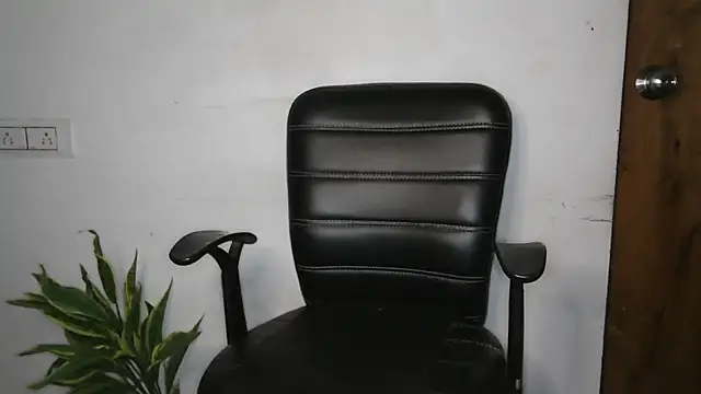 Suzie darling online show from 10-05-25, 01:42