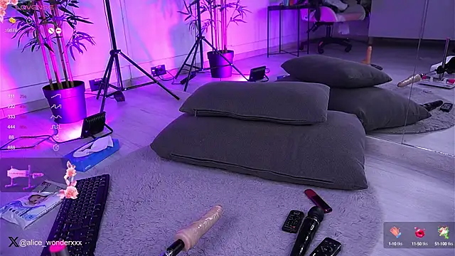 VanessaSimon online show from 01-18-25, 09:24