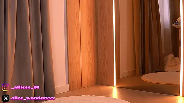 VanessaSimon online show from 03-29-26, 06:13