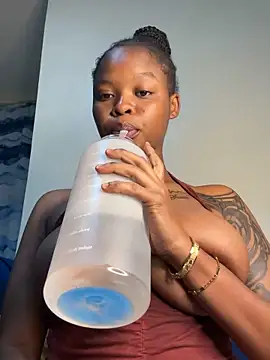 Snapshot of SexxyLunar chatting on 01-04-25, 01:31 SexxyLunar online show from 01-04-25, 01:31