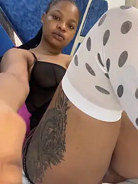 Snapshot of SexxyLunar chatting on 09-21-25, 12:56 SexxyLunar online show from 09-21-25, 12:56