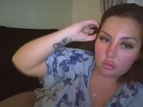 Snapshot of magical_mia chatting on 01-22-25, 05:49 magical mia online show from 01-22-25, 05:49