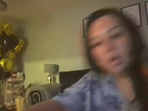 Snapshot of magical_mia chatting on 02-22-25, 06:19 magical mia online show from 02-22-25, 06:19