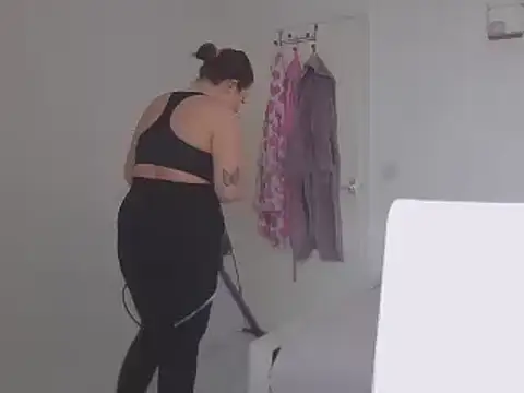 Snapshot of magical_mia chatting on 02-27-25, 01:07 magical mia online show from 02-27-25, 01:07