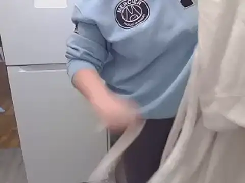 Snapshot of magical_mia chatting on 03-06-25, 06:37 magical mia online show from 03-06-25, 06:37